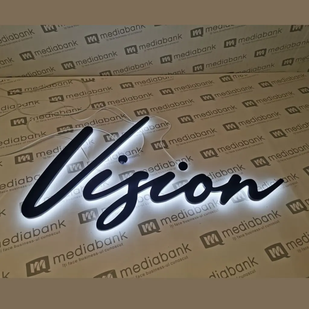 e/7 - Litere volumetrice luminoase cu efect halou Vision.